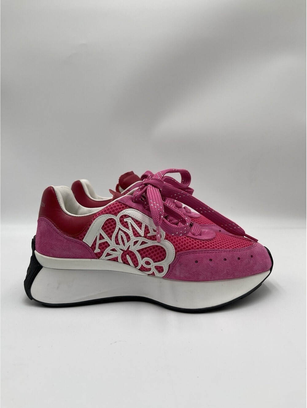 Womens Alexander McQueen Sprint Runner sneakers in hot pink Size 35.5